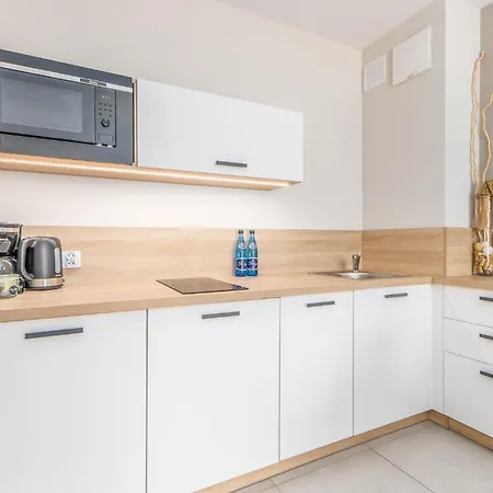 Bel Mare With Parking By Renters Apartment Miedzyzdroje