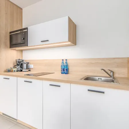 Bel Mare With Parking By Renters Apartment *